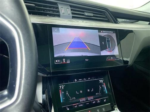 2022 Audi e-tron Premium