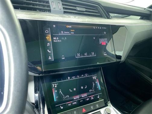 2022 Audi e-tron Premium