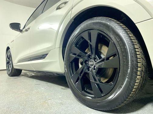 2021 Audi e-tron Premium