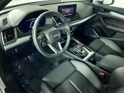 2025 Audi Q5 45 S line quattro Premium