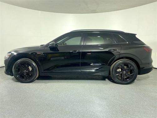 2022 Audi e-tron Premium