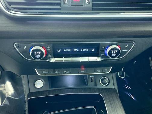 2025 Audi Q5 45 S line quattro Premium