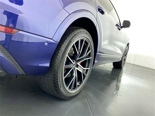 2022 Audi Q8 55 Premium Plus