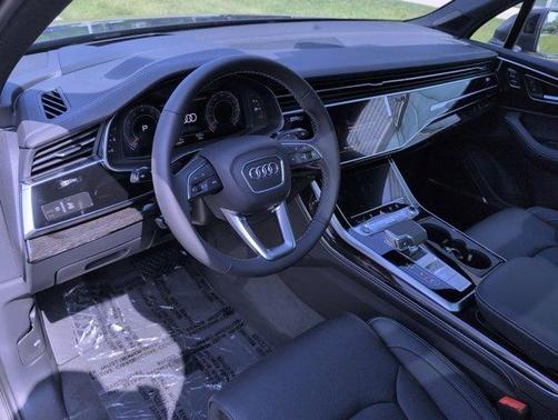 2025 Audi Q7 55 Prestige