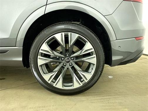 2025 Audi Q8 55 Premium