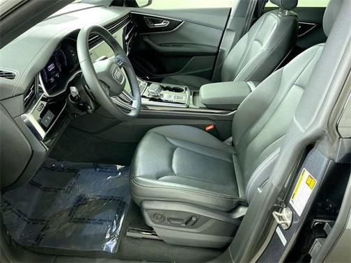 2025 Audi Q8 55 Premium