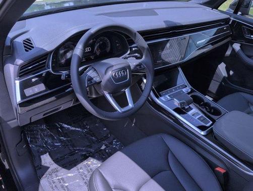 2025 Audi Q7 45 Premium Plus