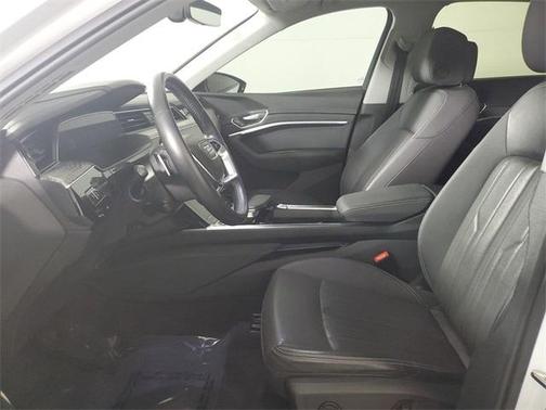 2021 Audi e-tron Premium Plus