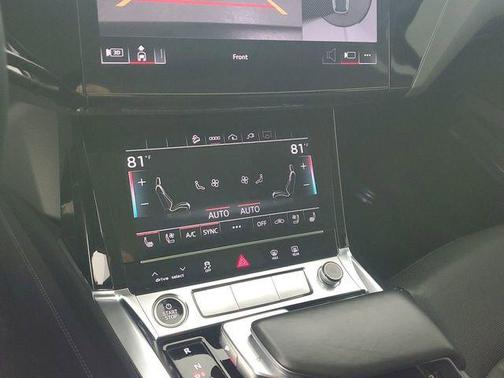 2021 Audi e-tron Premium Plus
