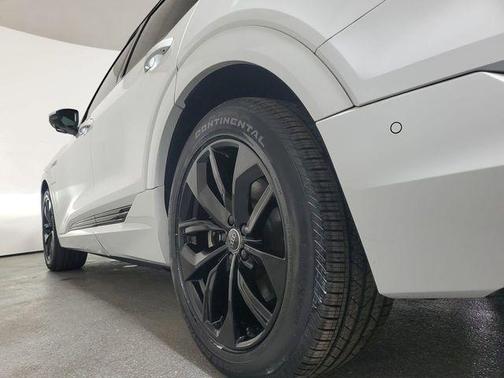 2021 Audi e-tron Premium Plus