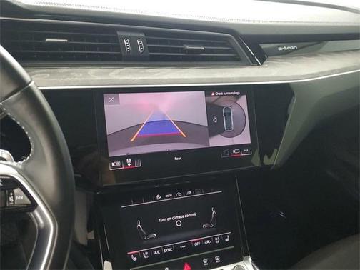 2021 Audi e-tron Premium Plus