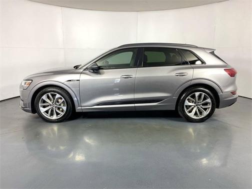 2021 Audi e-tron Premium Plus