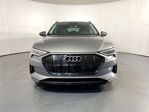 2021 Audi e-tron Premium Plus