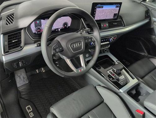 2025 Audi Q5 45 S line quattro Premium