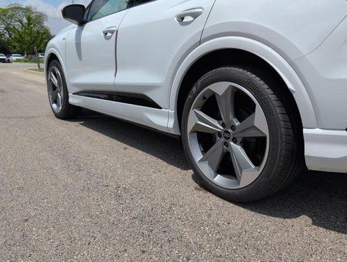 2025 Audi Q4 e-tron 55 quattro Premium