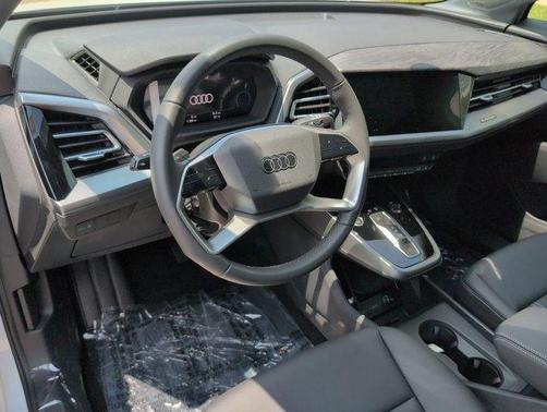 2025 Audi Q4 e-tron 55 quattro Premium