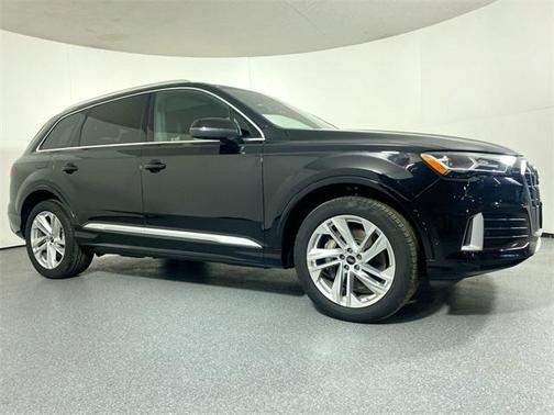 2023 Audi Q7 45 Premium