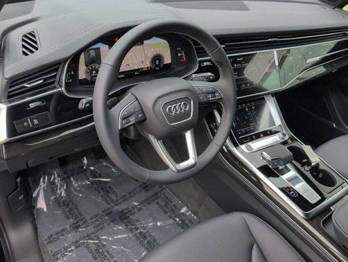 2025 Audi Q7 55 Premium Plus