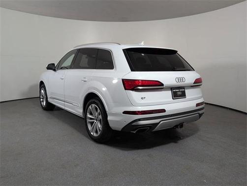 2025 Audi Q7 55 Premium Plus