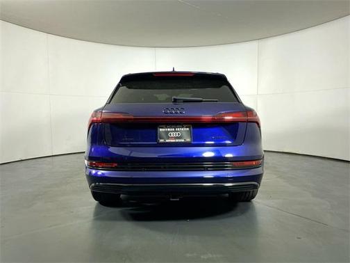 2021 Audi e-tron Premium Plus