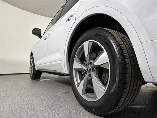 2023 Audi Q5 40 Premium Plus