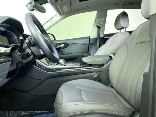 2025 Audi Q8 55 Premium