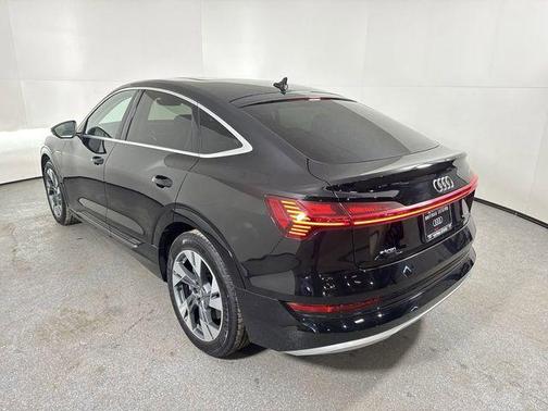 2020 Audi e-tron Premium Plus