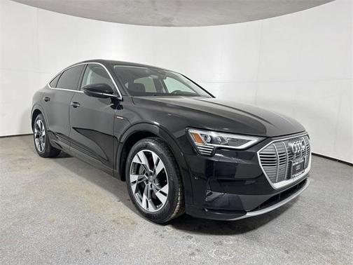 2020 Audi e-tron Premium Plus