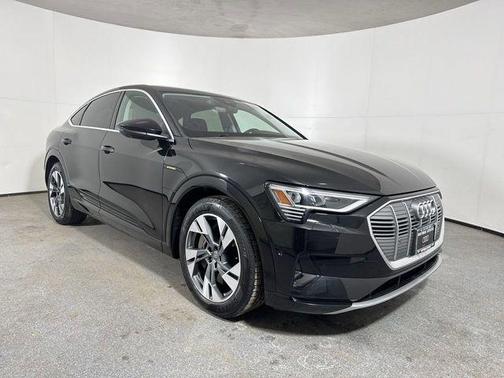 2020 Audi e-tron Premium Plus