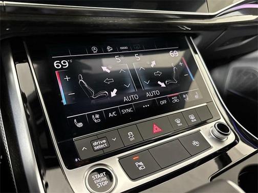 2025 Audi Q7 45 Premium Plus