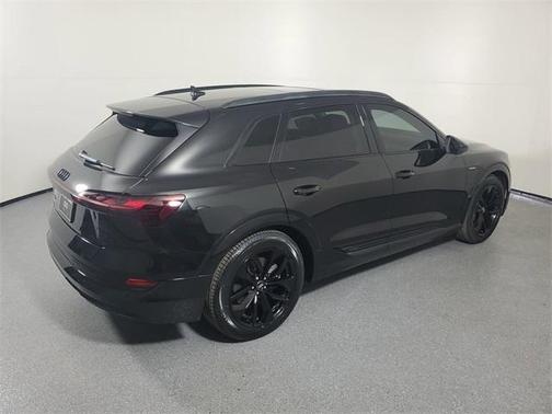 2021 Audi e-tron Premium