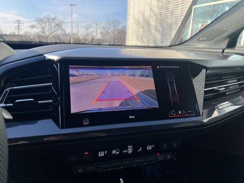 2025 Audi Q4 e-tron 55 quattro Premium