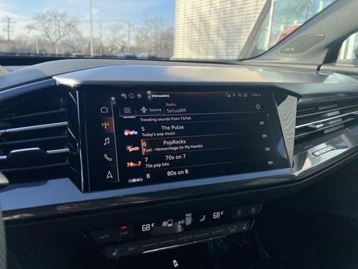 2025 Audi Q4 e-tron 55 quattro Premium