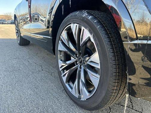 2025 Audi Q8 Premium Plus