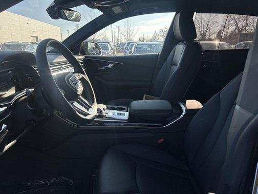 2025 Audi Q8 Premium Plus