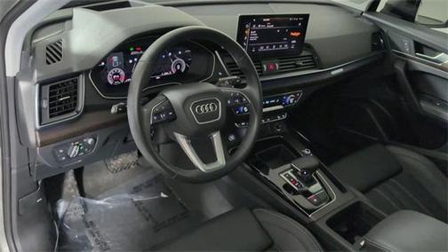2023 Audi Q5 45 S line Prestige