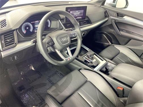 2025 Audi Q5 45 S line quattro Premium