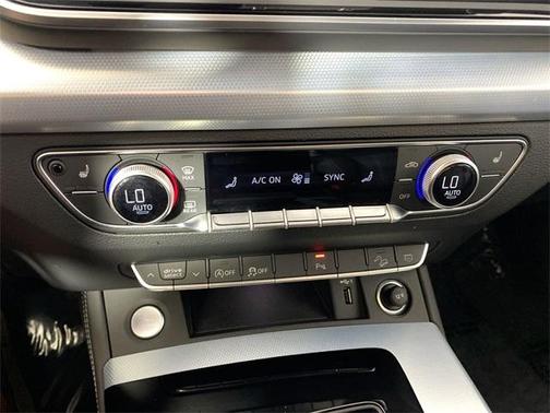 2025 Audi Q5 45 S line quattro Premium