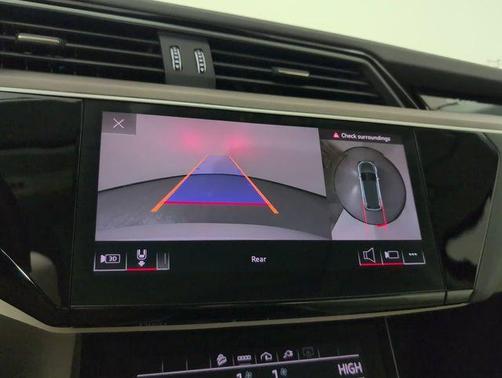 2021 Audi e-tron Premium Plus