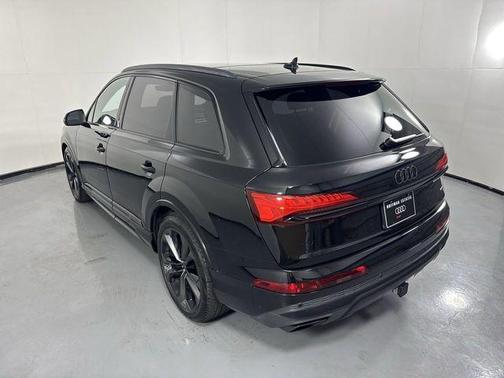 Mythos Black Metallic 2025 Audi Q7 55 Prestige