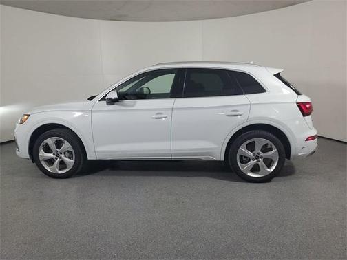2025 Audi Q5 45 S line quattro Premium