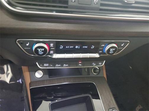 2025 Audi Q5 45 S line quattro Premium