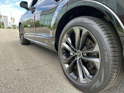2025 Audi Q7 55 Prestige