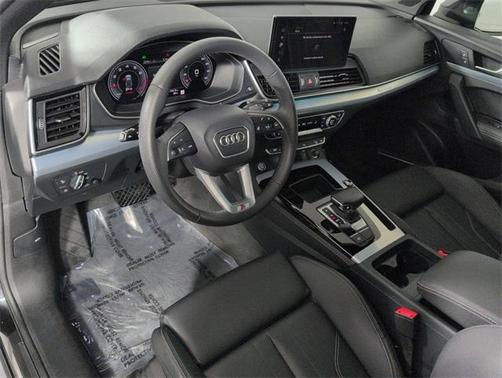 2025 Audi Q5 45 S line quattro Premium