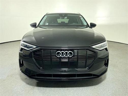 2021 Audi e-tron Premium Plus