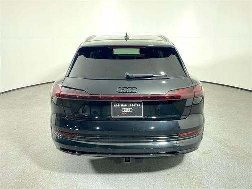 2021 Audi e-tron Premium Plus