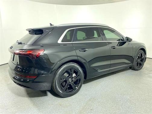 2021 Audi e-tron Premium Plus