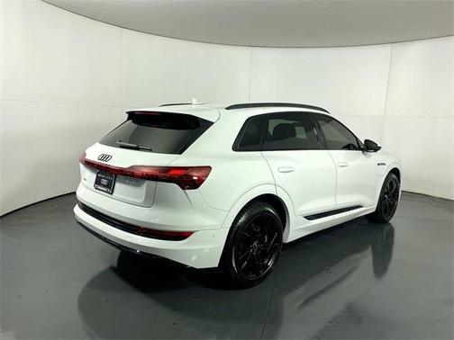 2021 Audi e-tron Premium
