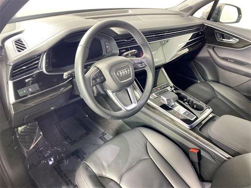 2025 Audi Q7 45 Premium Plus