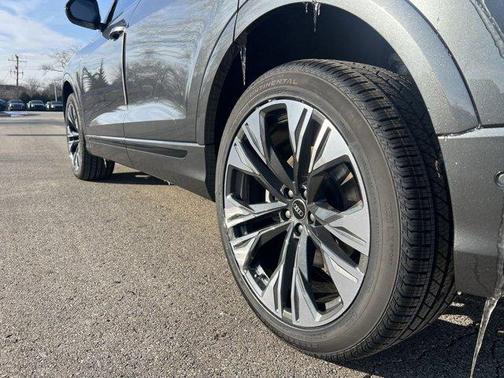 2025 Audi Q8 Premium Plus